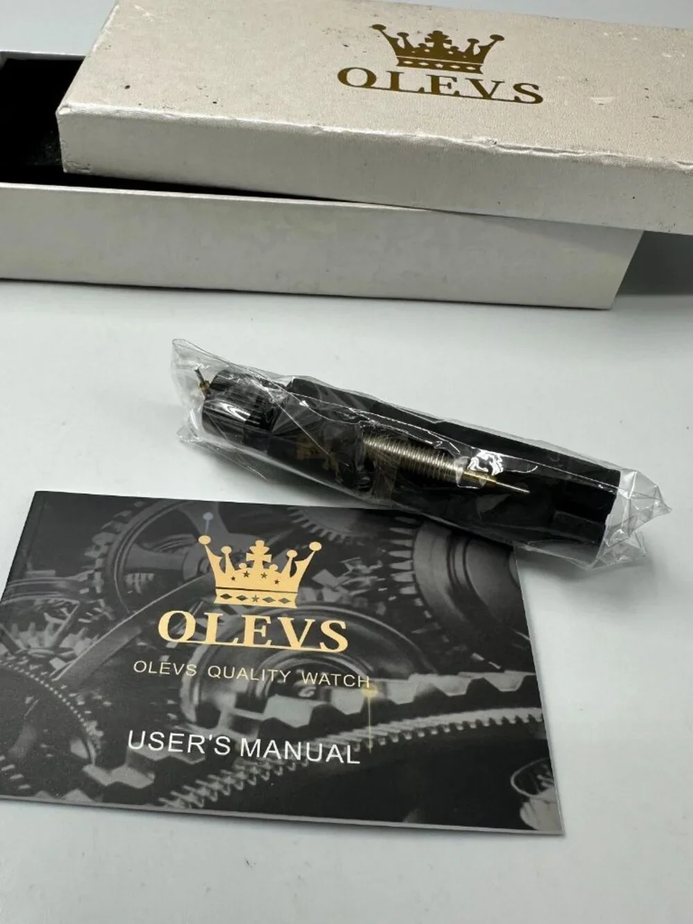 Olevs Watch Women Silver Gold Two Tone Date Window New Battery  7.25